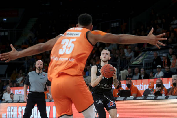 本赛充满期 本赛充满期