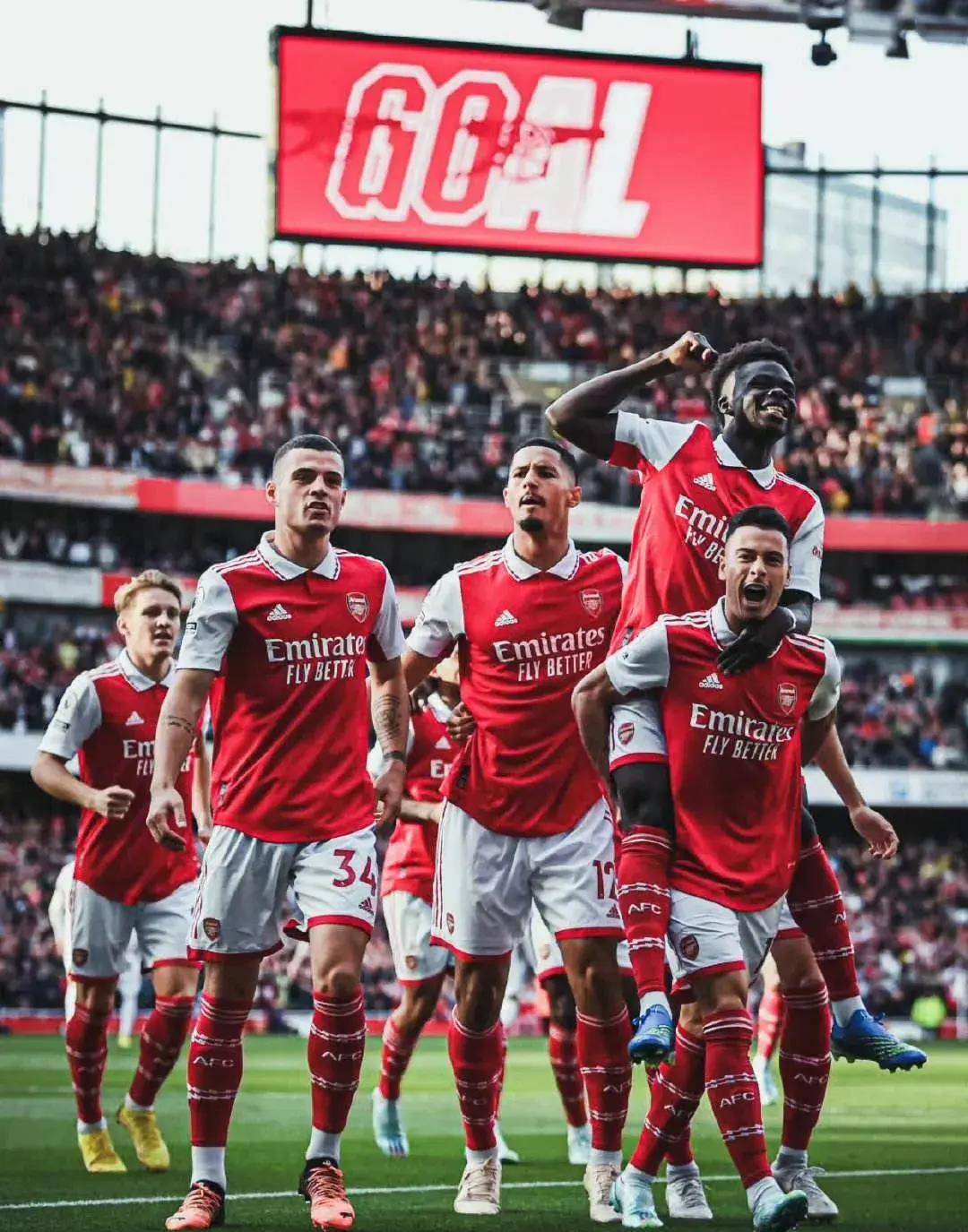 更在决赛中 更在决赛中